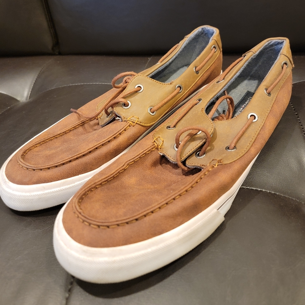 Tommy Hill finger. Boat Shoes. In Great Condition. Without Box. Size 12